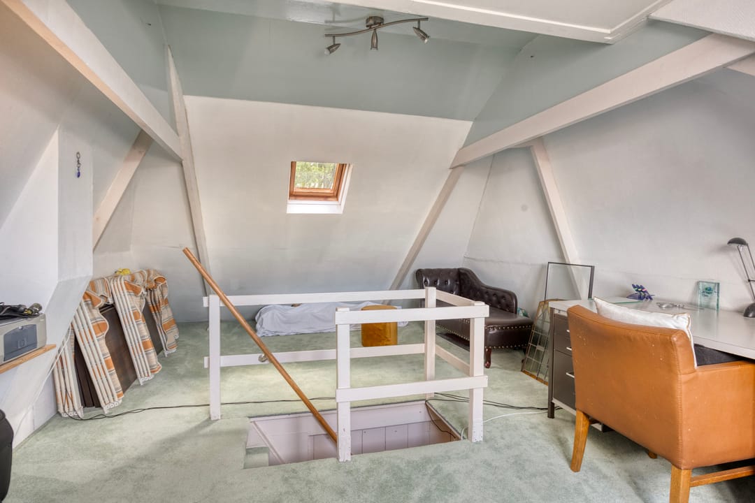 Detached character home in popular Huizum-West — 23