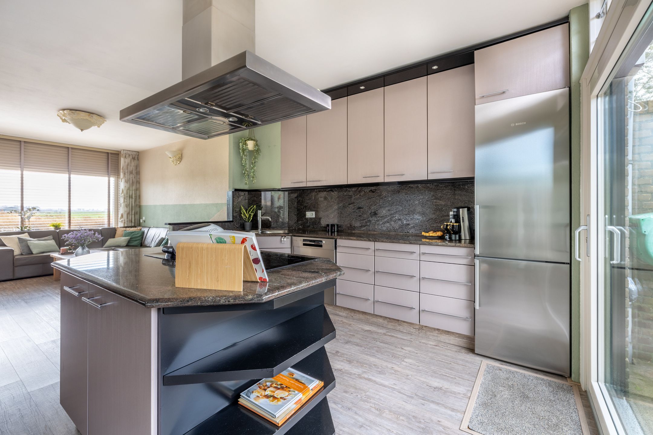 Photo 21 of Stoutenburg 28