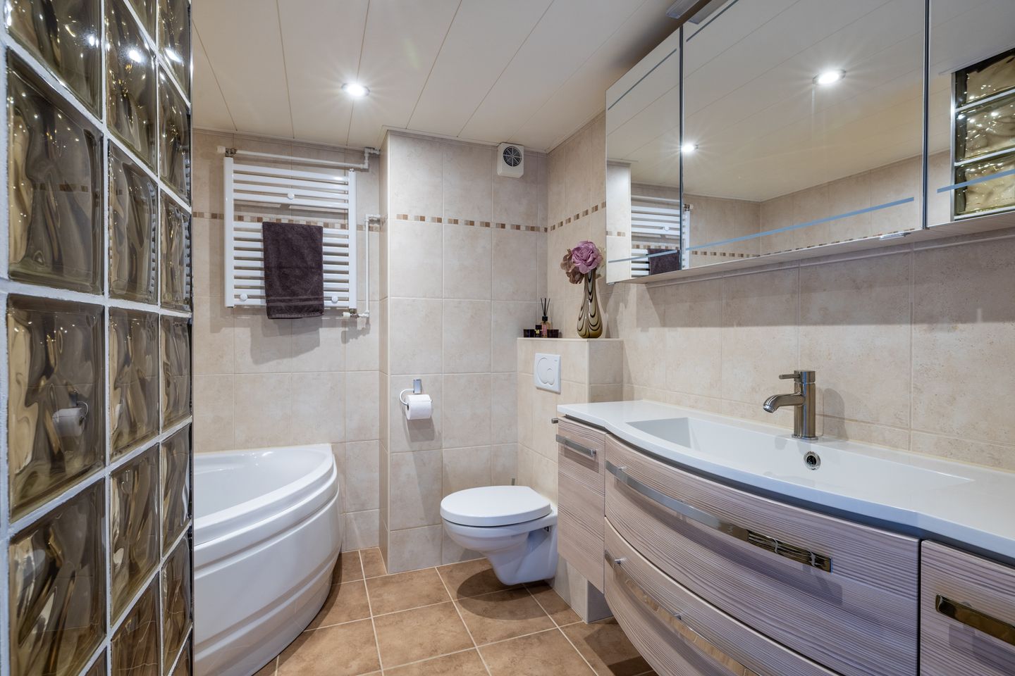 Photo 34 of Stoutenburg 28