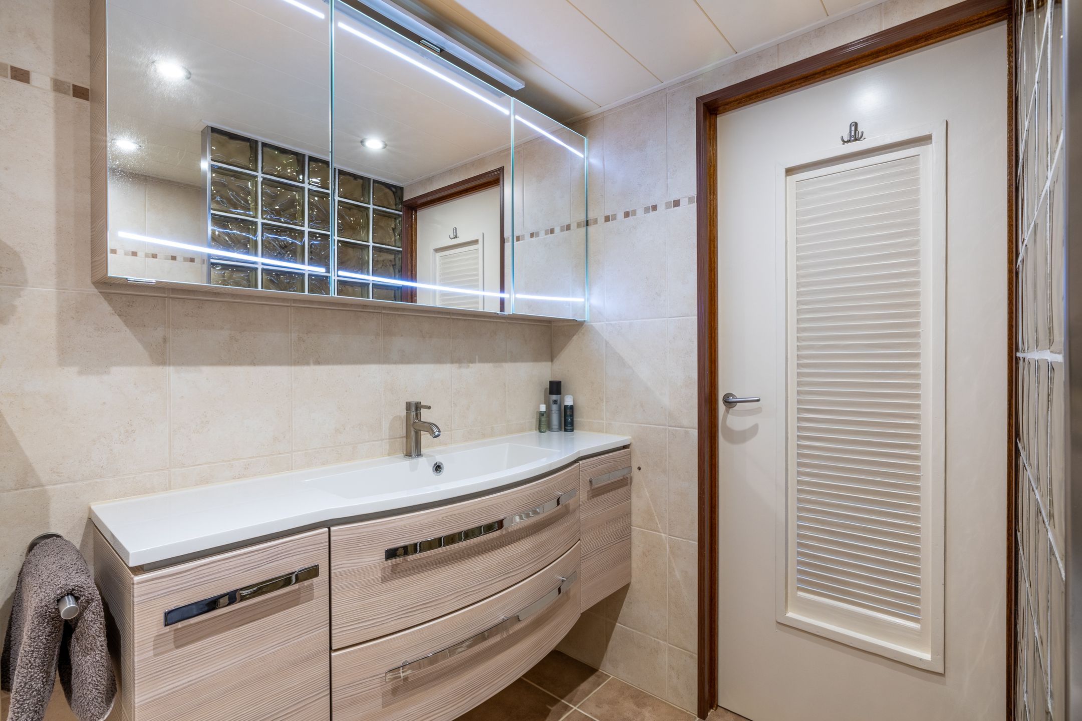 Photo 36 of Stoutenburg 28