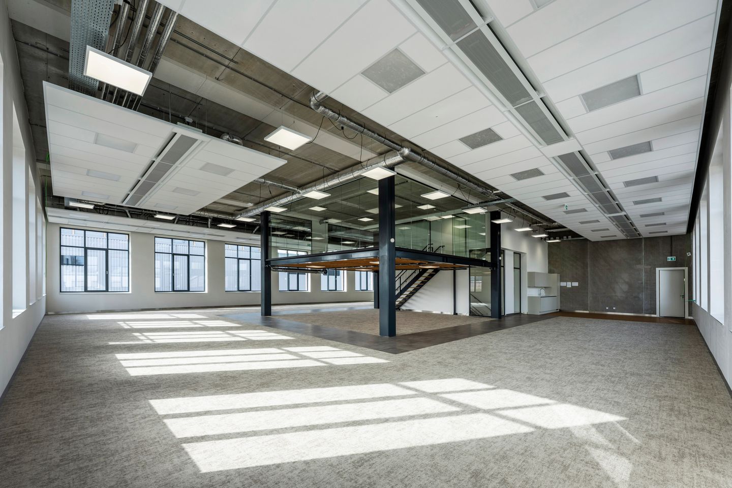 Bekijk foto 3 van Nicolaas Tetterodestraat 17