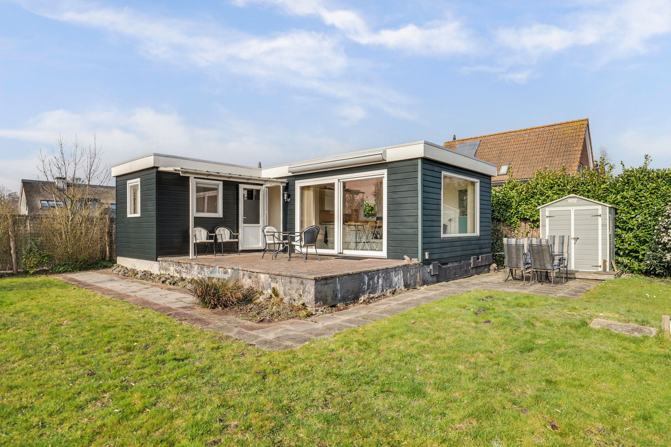 2-bedroom freehold villa in Reeuwijk — photo 1 of 5
