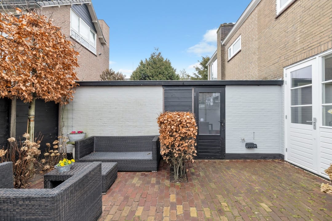 Spacious and modern family home with four bedrooms in Heemstede — 17