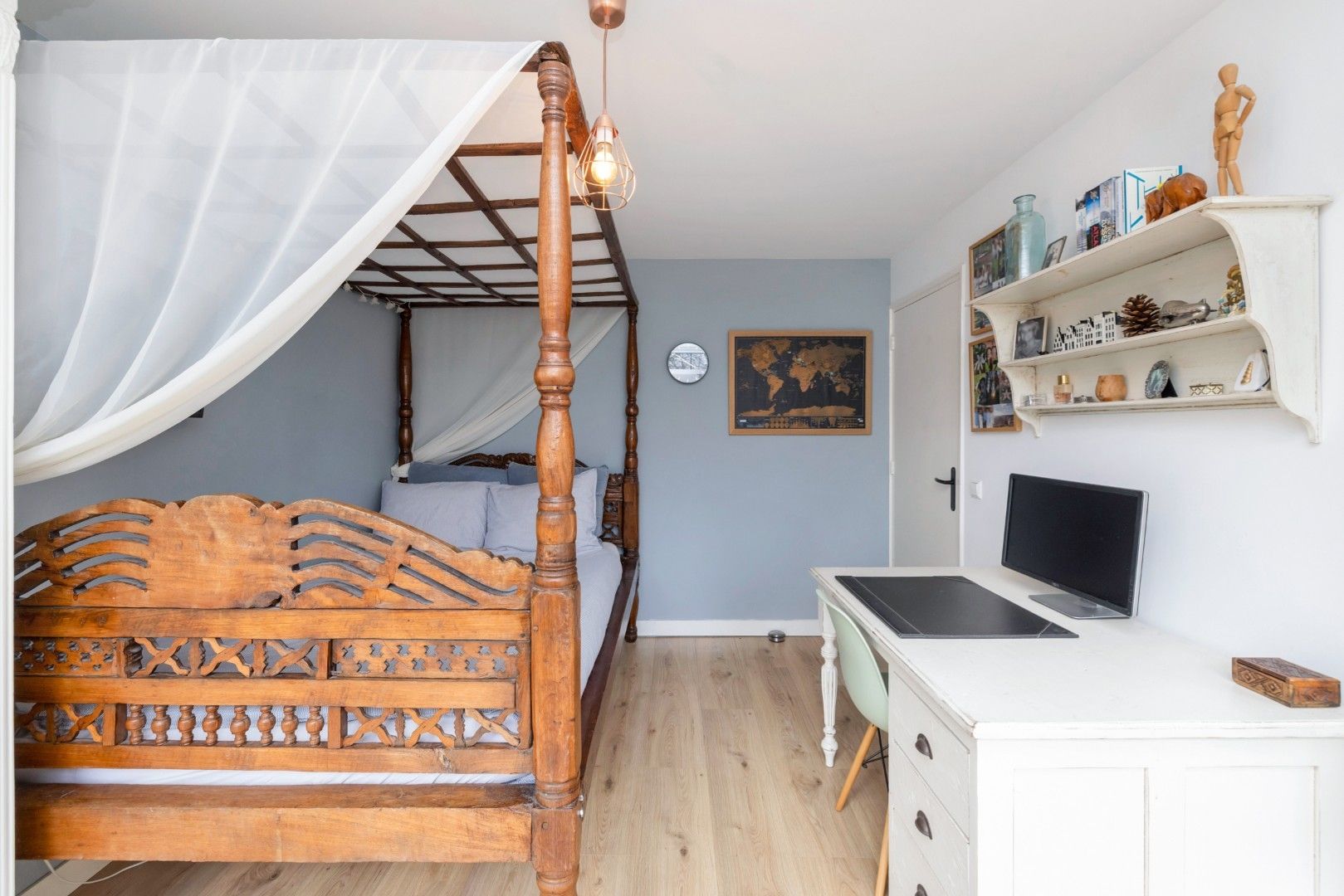Spacious and modern family home with four bedrooms in Heemstede — 27