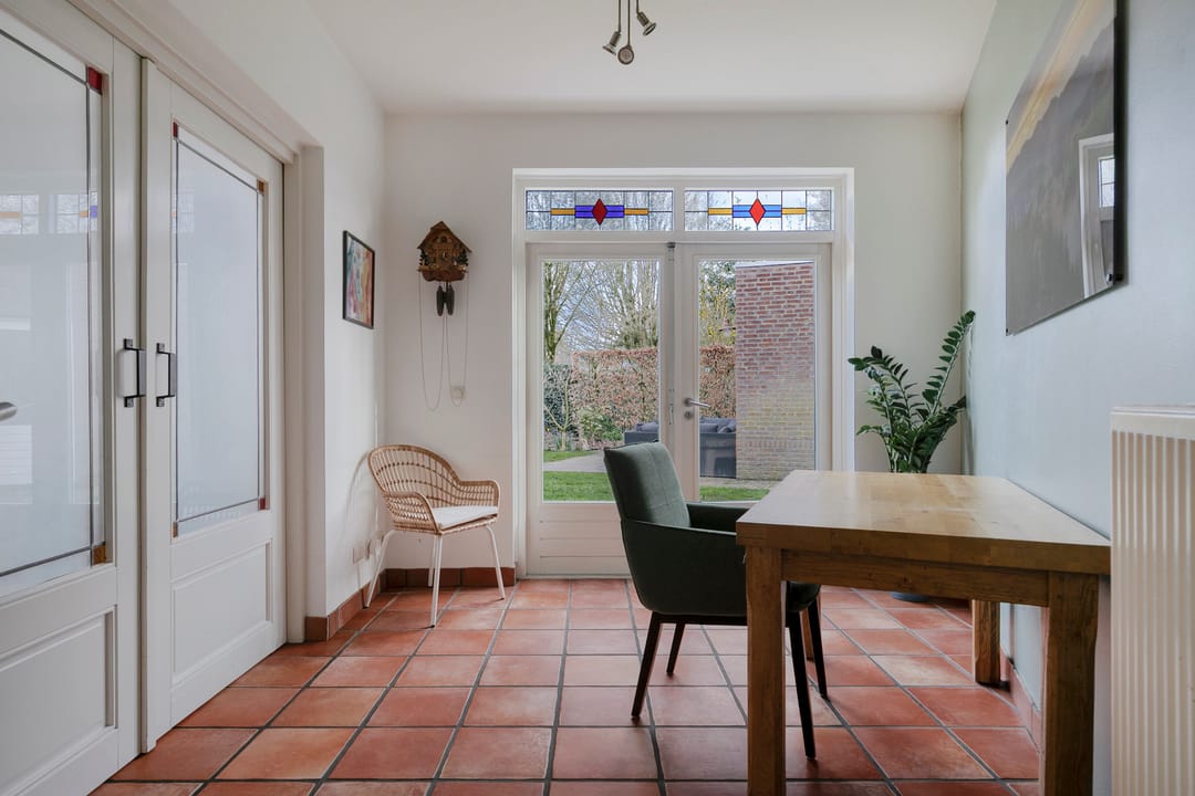 Spacious semi-detached home with modern kitchen, home office, and south-facing garden — 14