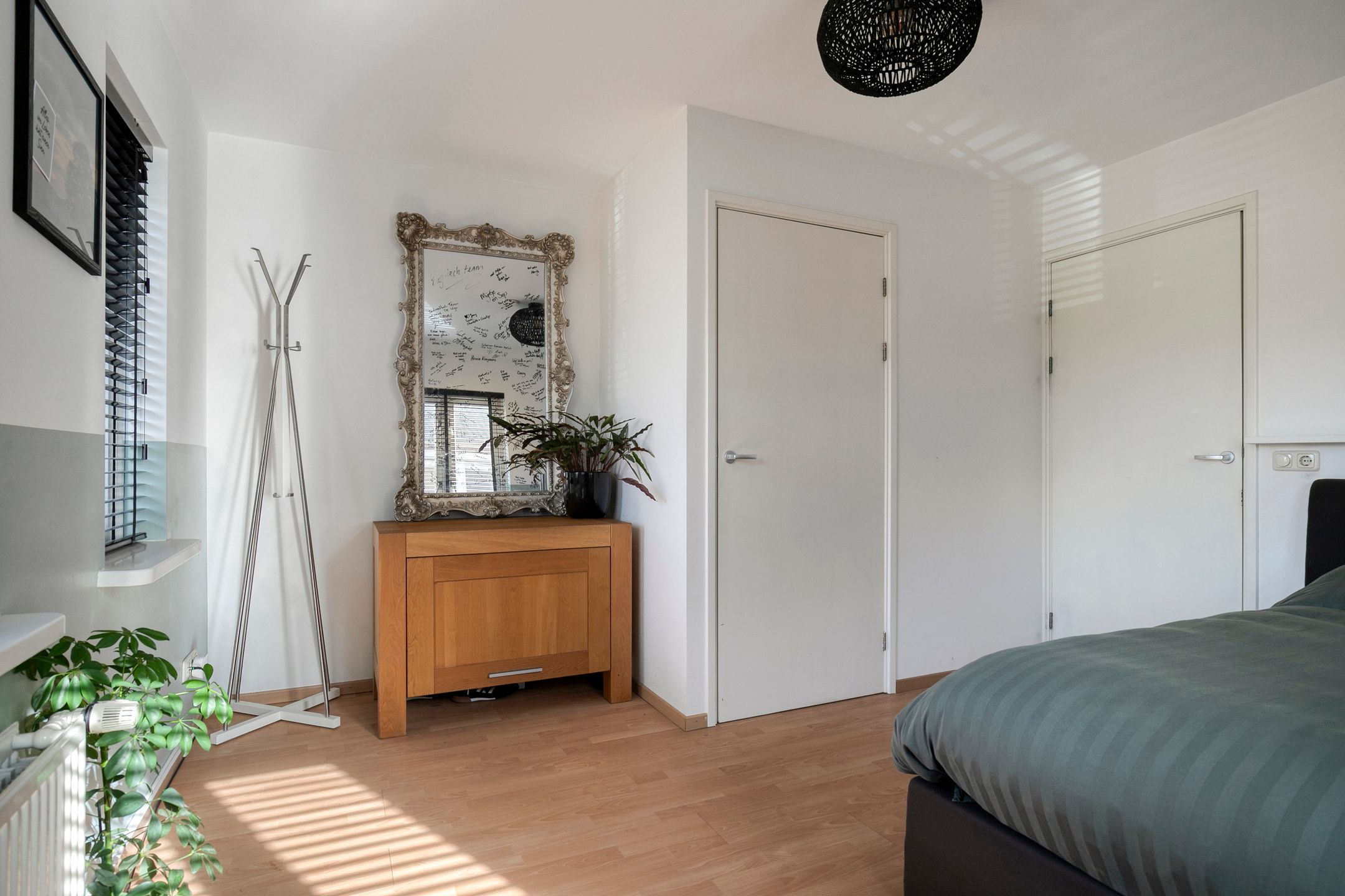 Spacious semi-detached home with modern kitchen, home office, and south-facing garden — 18