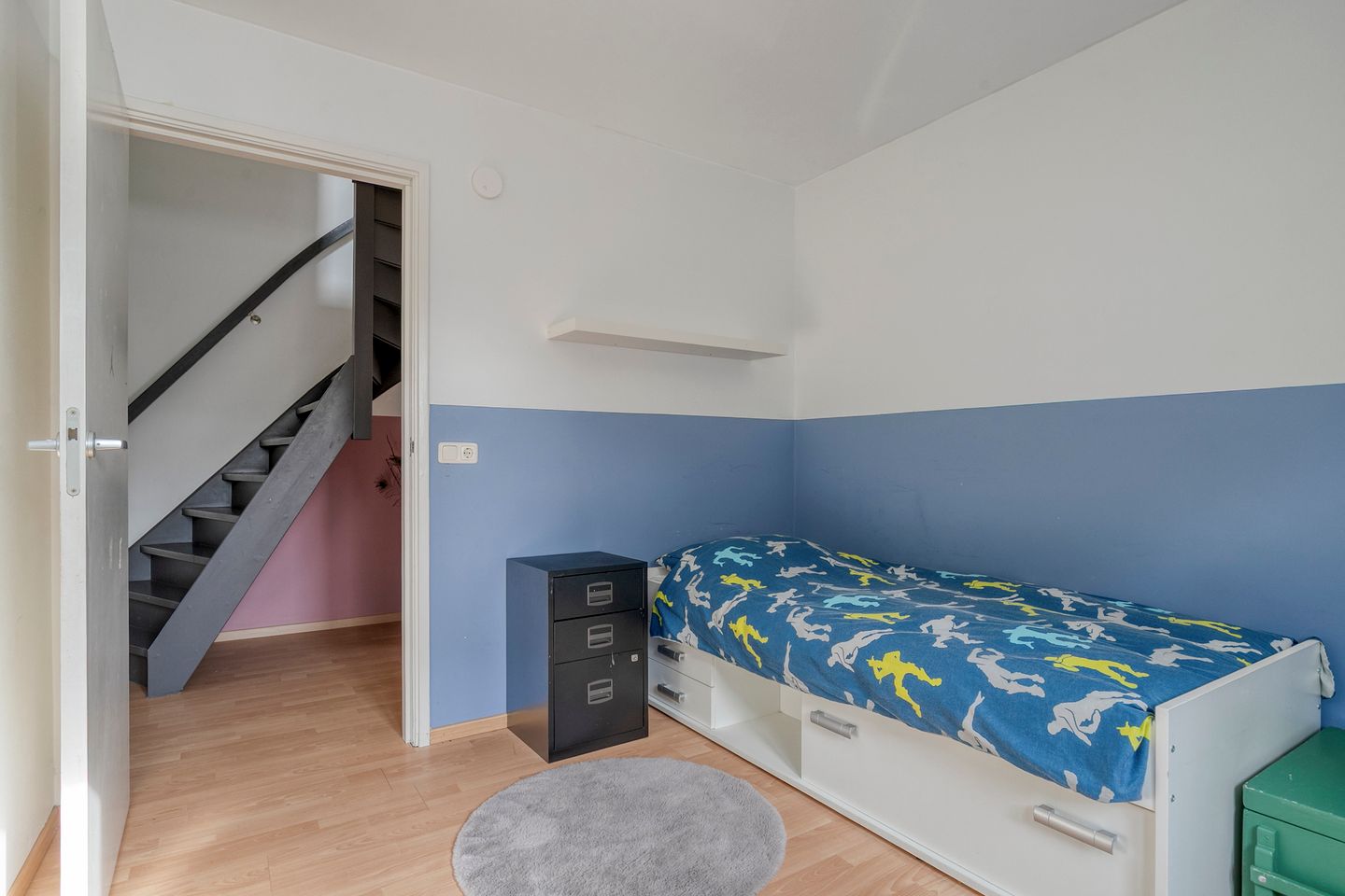 Spacious semi-detached home with modern kitchen, home office, and south-facing garden — 22