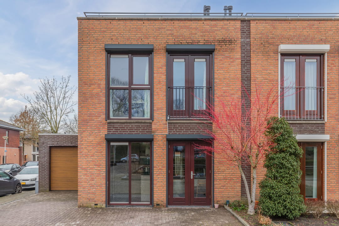 Photo 1 of Okkernoot 26