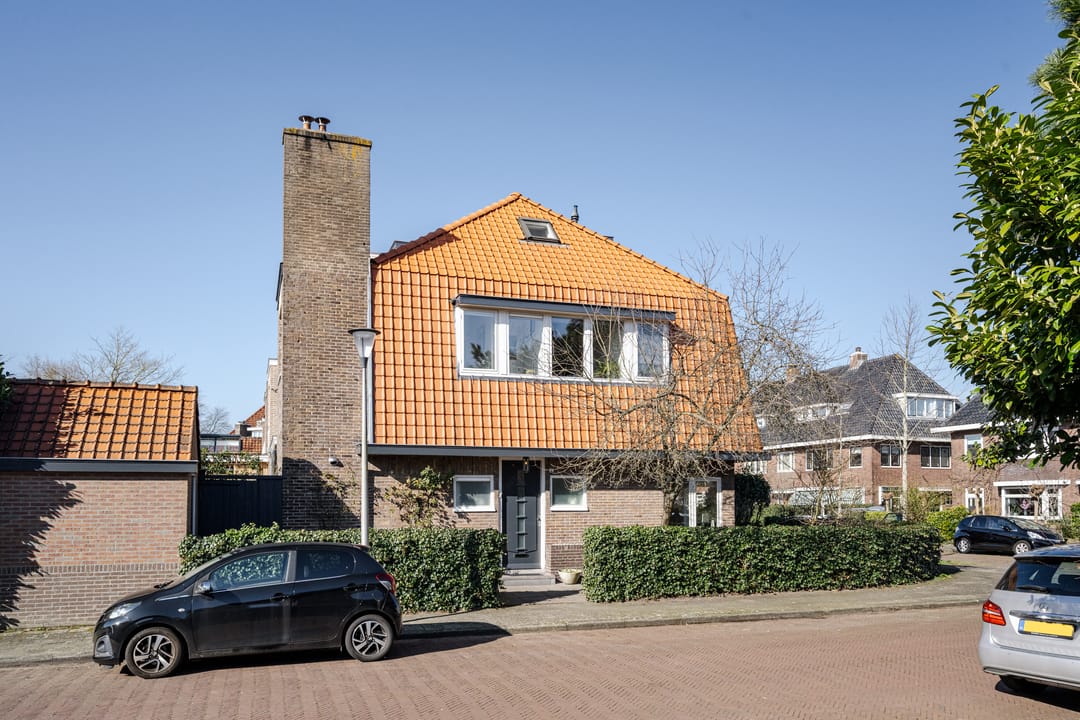 Sunny 1930s Corner House in Heemstede's Schildersbuurt — 50