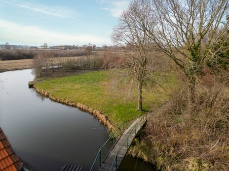 Horn 56 secondary image