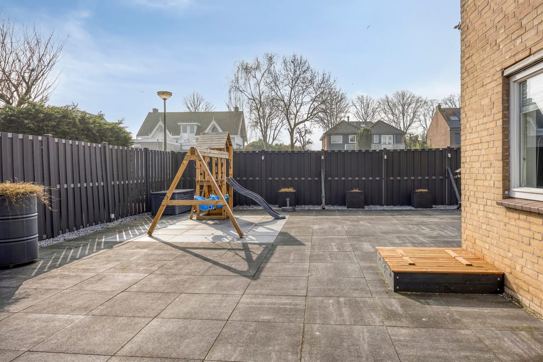 Foto 26 van Esdoornstraat 47