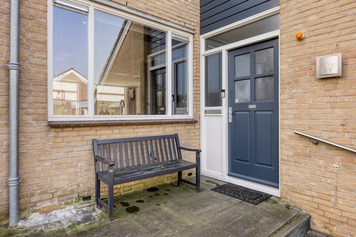Photo 2 of Esdoornstraat 47