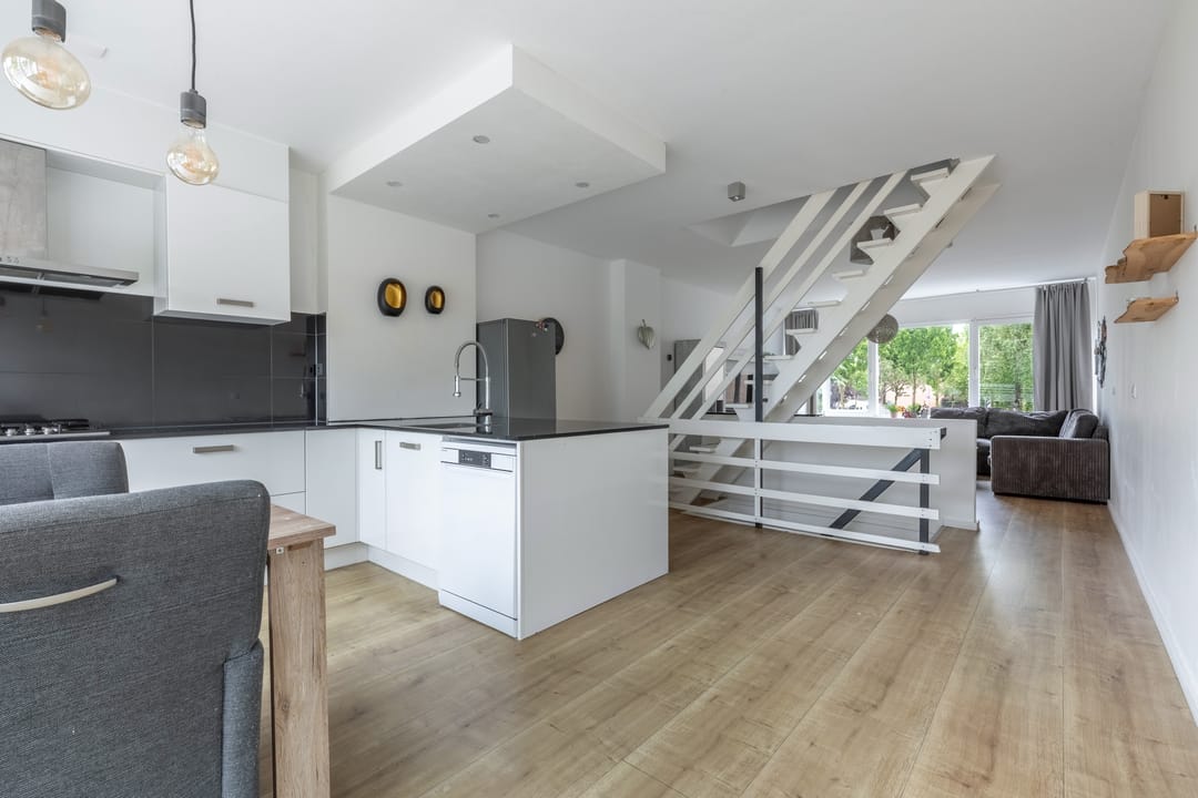 Spacious end terraced house with home office and garage in Hilversum — 13