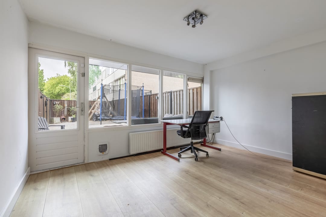 Spacious end terraced house with home office and garage in Hilversum — 28
