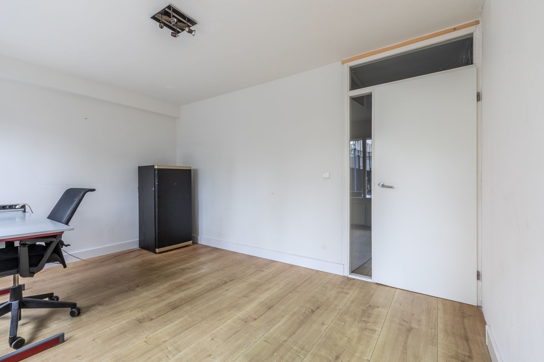 Spacious end terraced house with home office and garage in Hilversum — 29