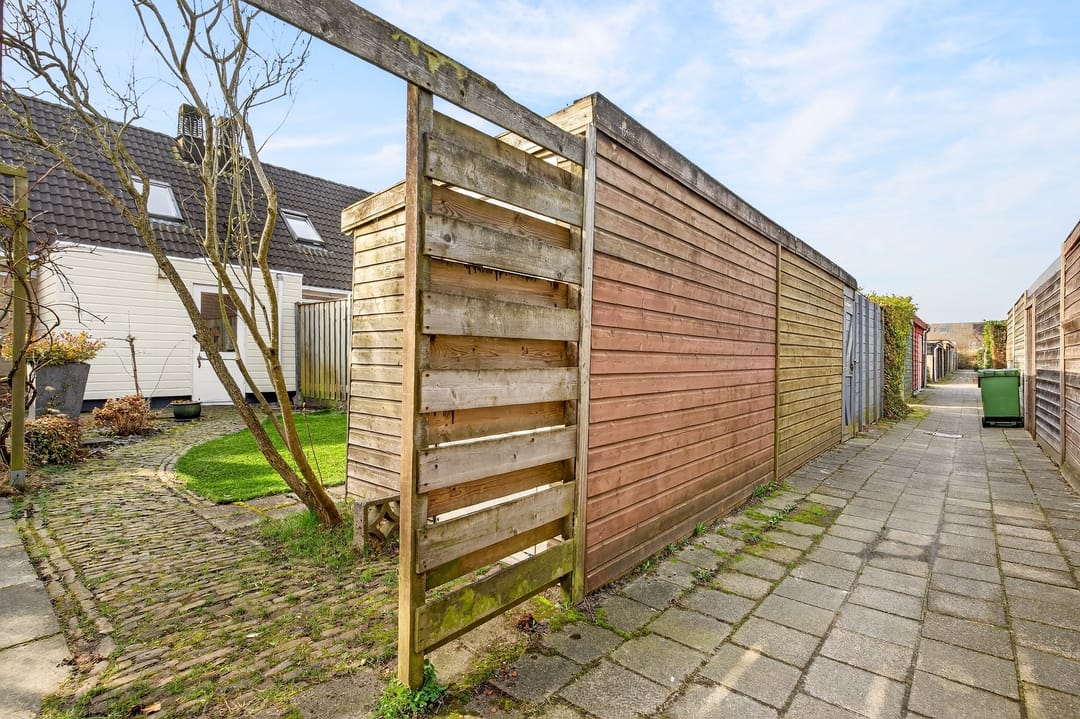 Photo 32 of Biezenveld 8