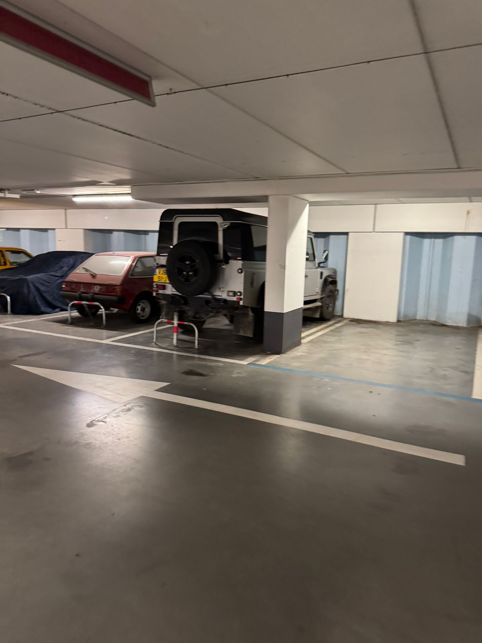 Stationsplein parkeerplaats  false