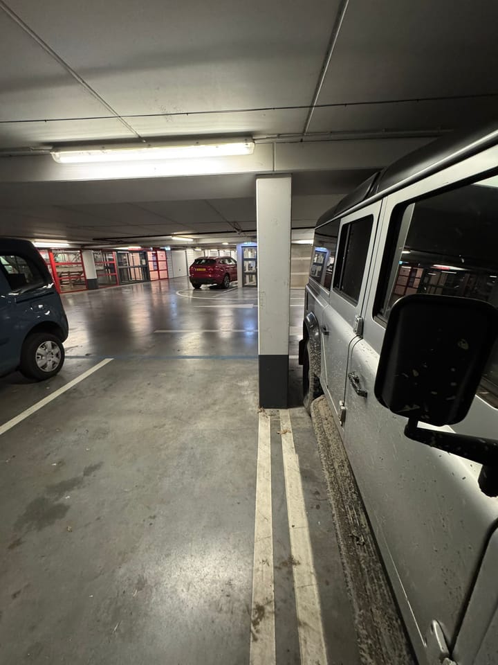 Photo 4 of Stationsplein parkeerplaats 44