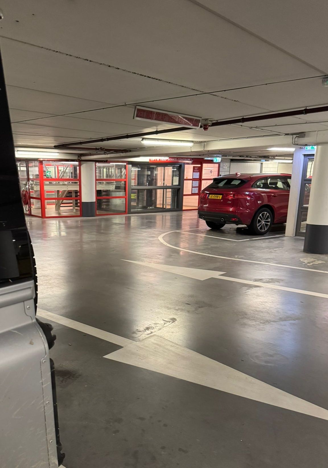 Photo 5 of Stationsplein parkeerplaats 44