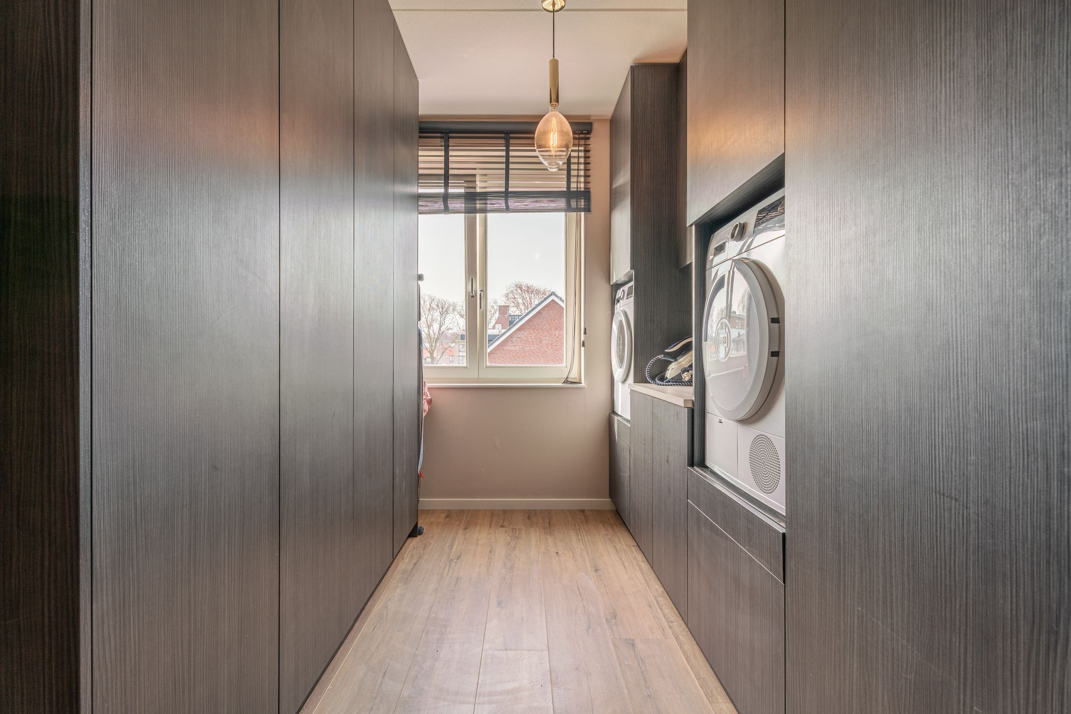 Spacious Corner Home with Harbor View in Katwijk — 27