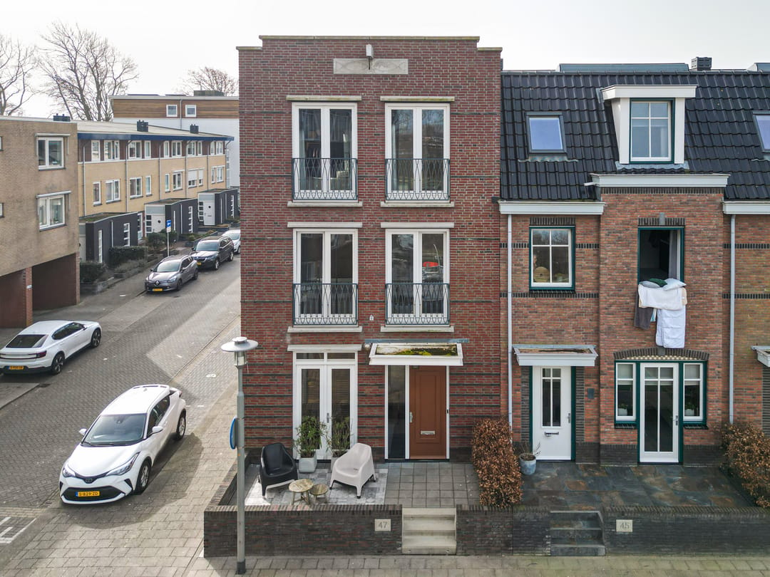 Spacious Corner Home with Harbor View in Katwijk — 37