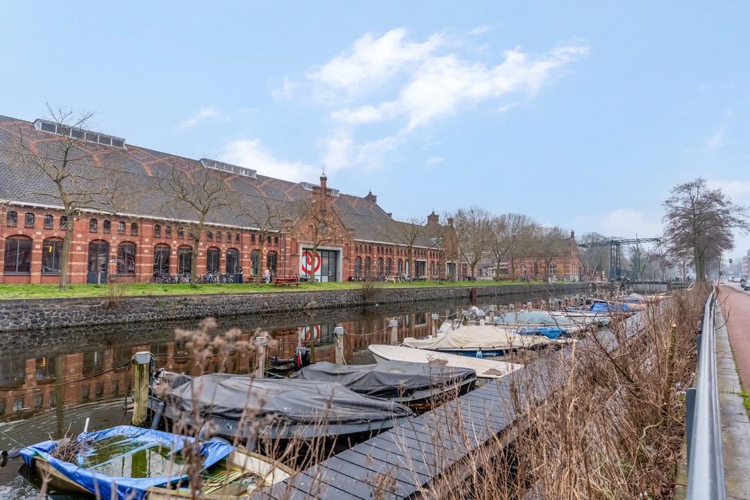Renovated 2-bedroom apartment with south-facing garden near Westerpark — 27