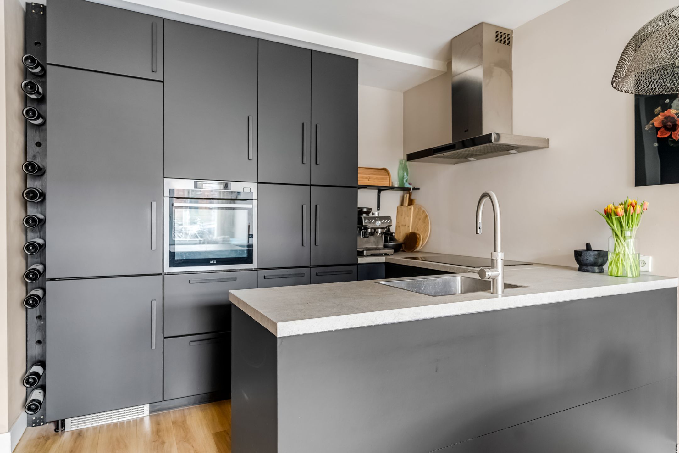 Renovated 2-bedroom apartment with south-facing garden near Westerpark — 14