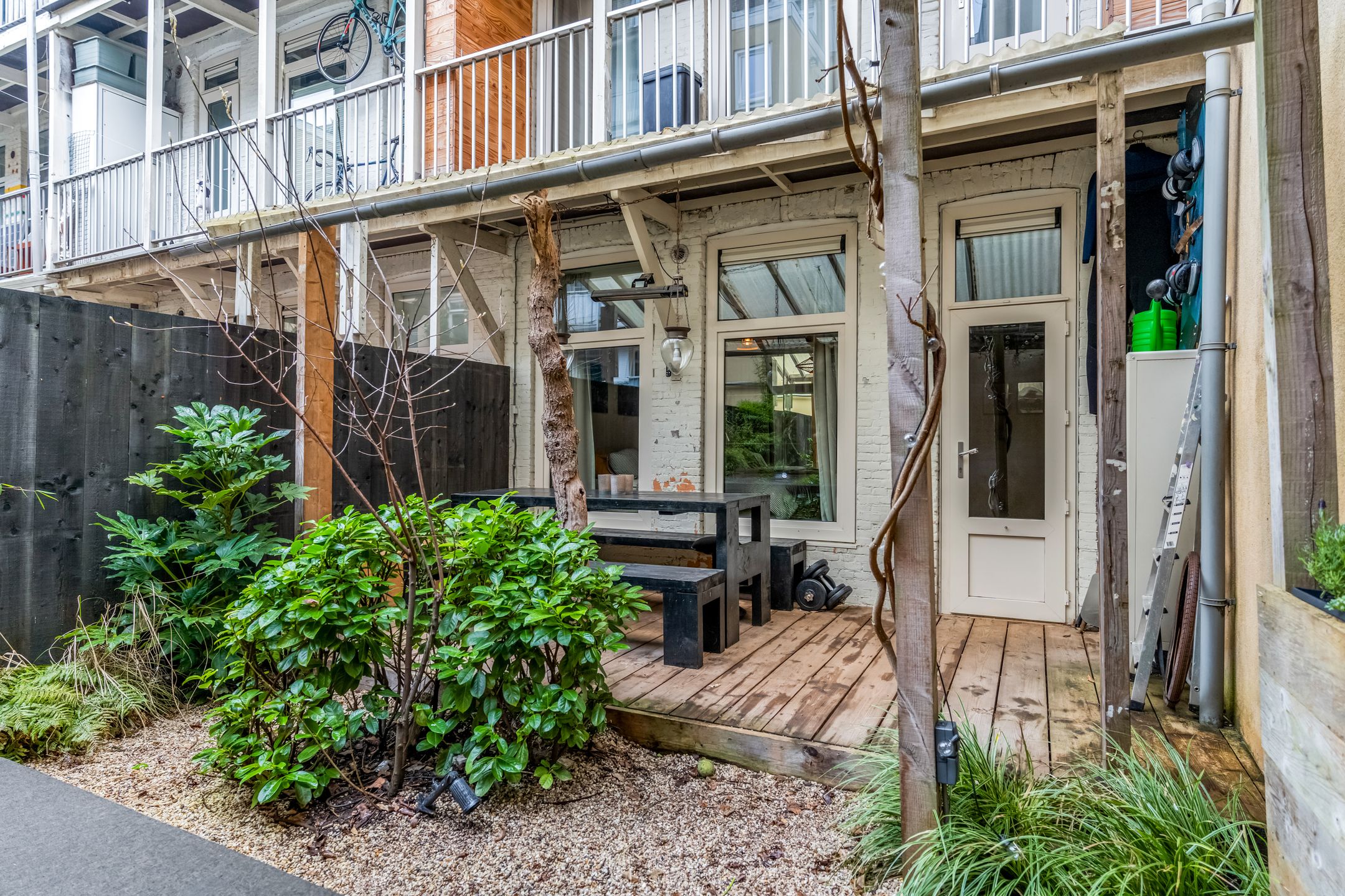 Renovated 2-bedroom apartment with south-facing garden near Westerpark — 23