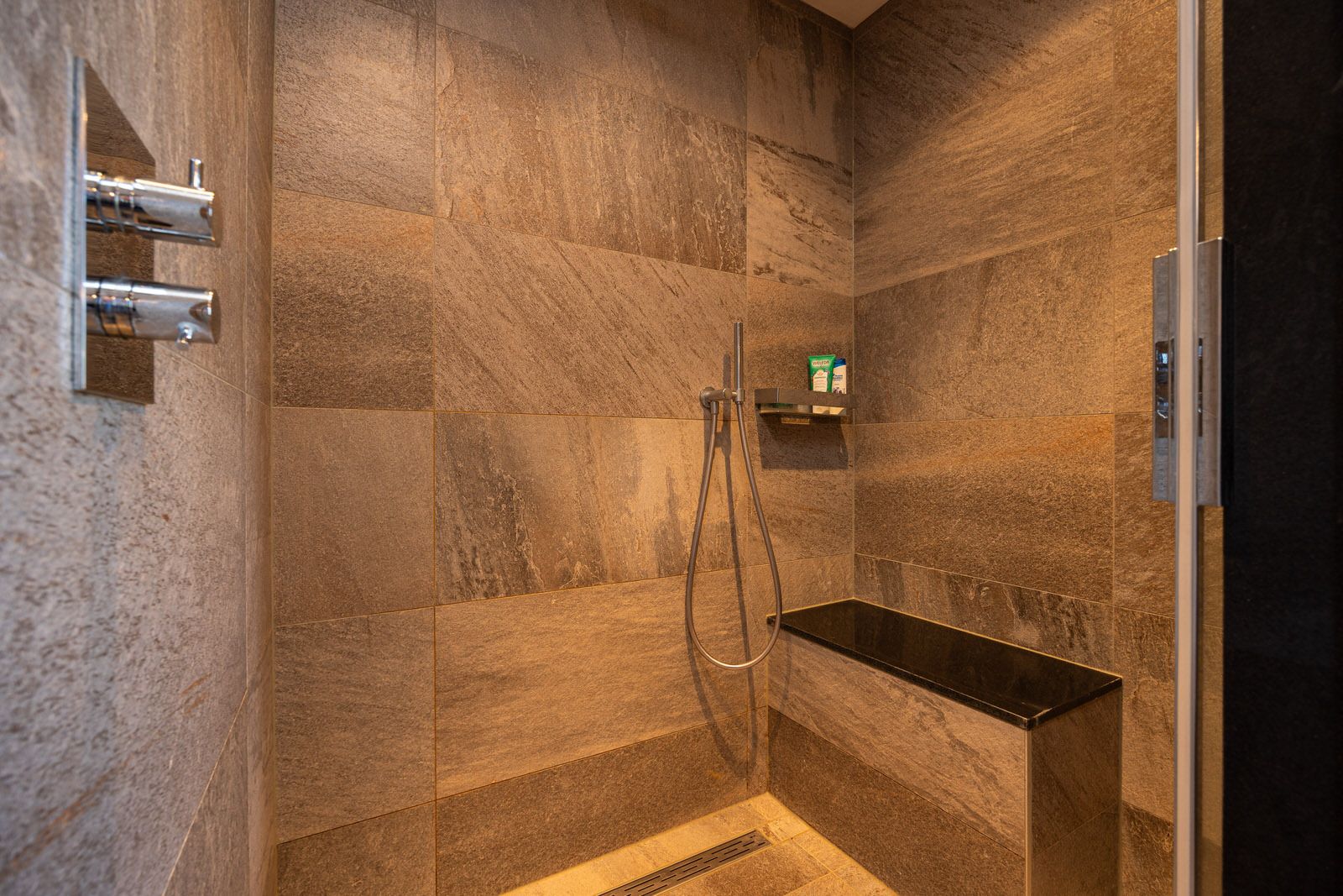 Photo 27 of Annastraat 119