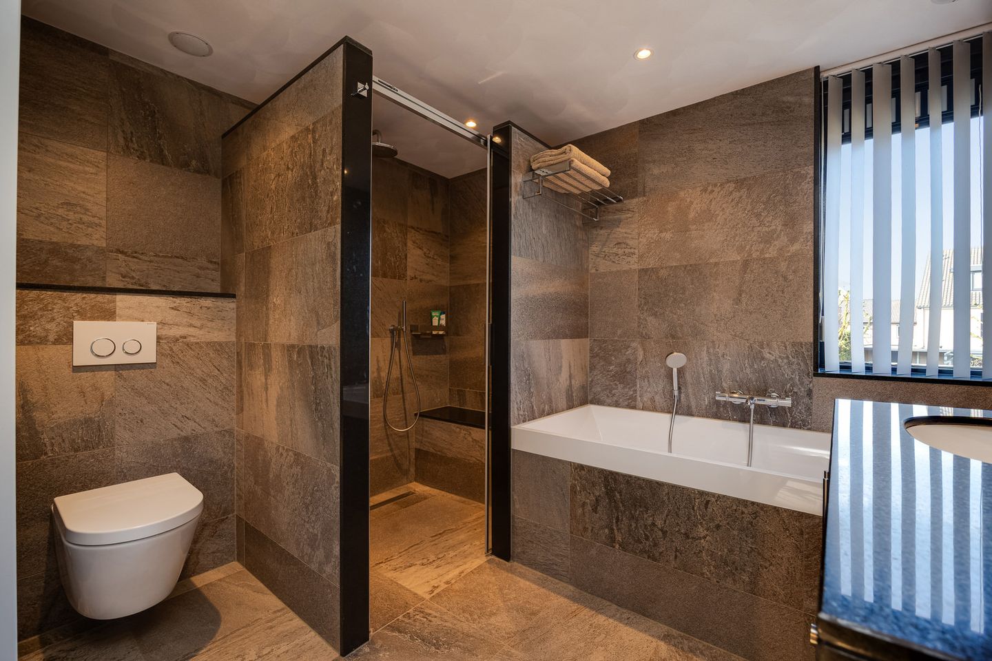 Photo 25 of Annastraat 119