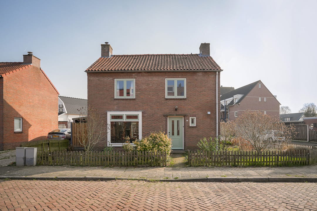 Photo 1 of Waalstraat 1