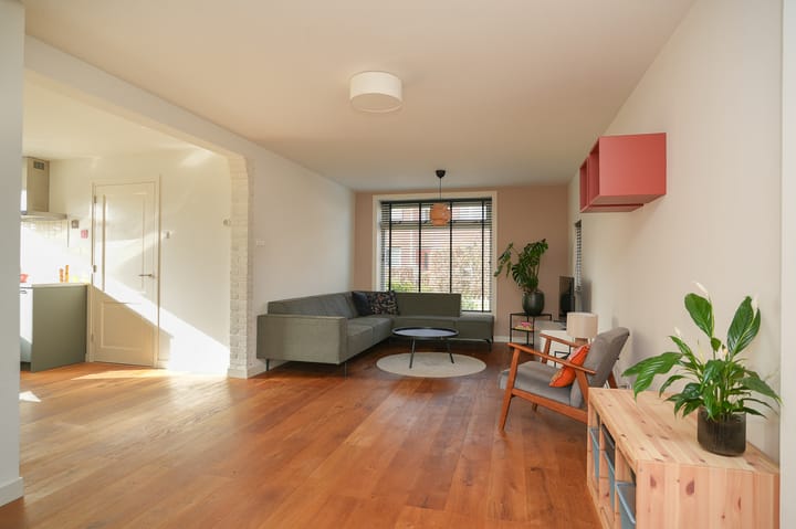 Photo 3 of Waalstraat 1