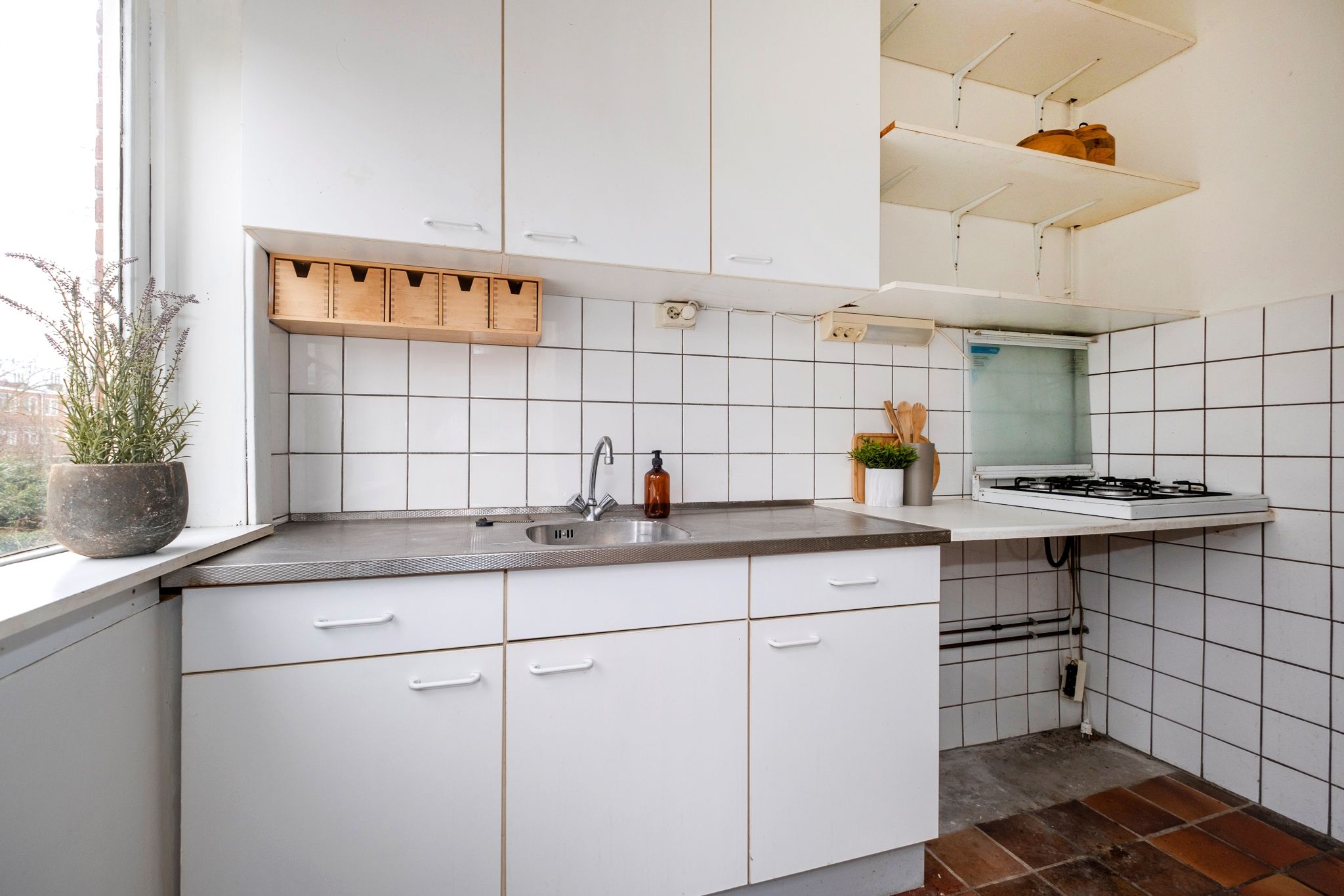 Characteristic 1930s Upper Apartment with 4 Bedrooms and Balcony in Groningen — 18