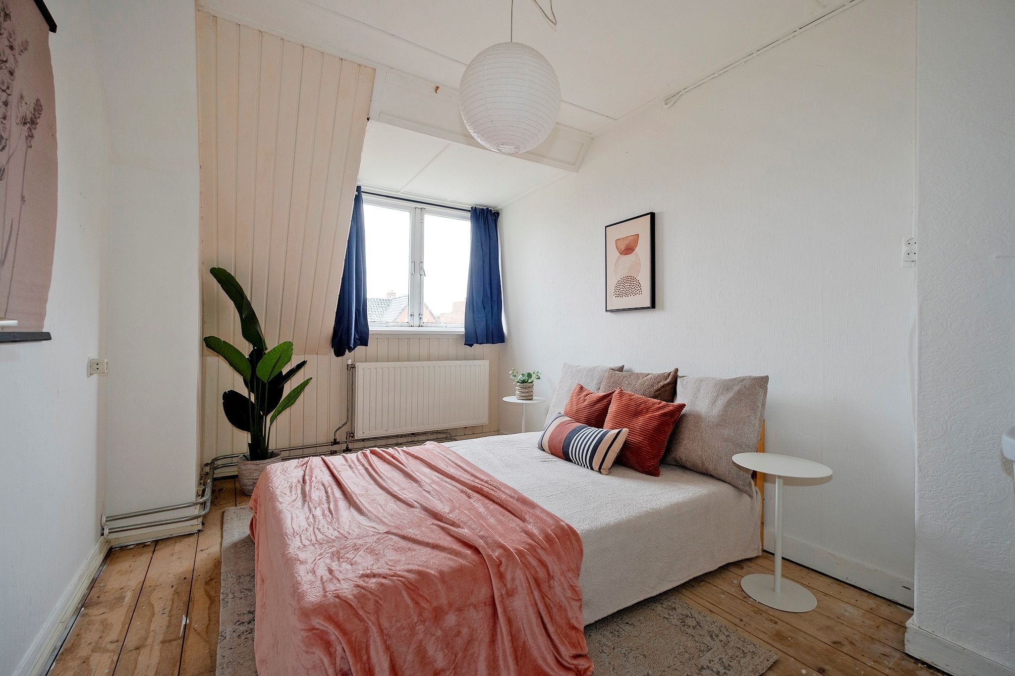 Characteristic 1930s Upper Apartment with 4 Bedrooms and Balcony in Groningen — 26