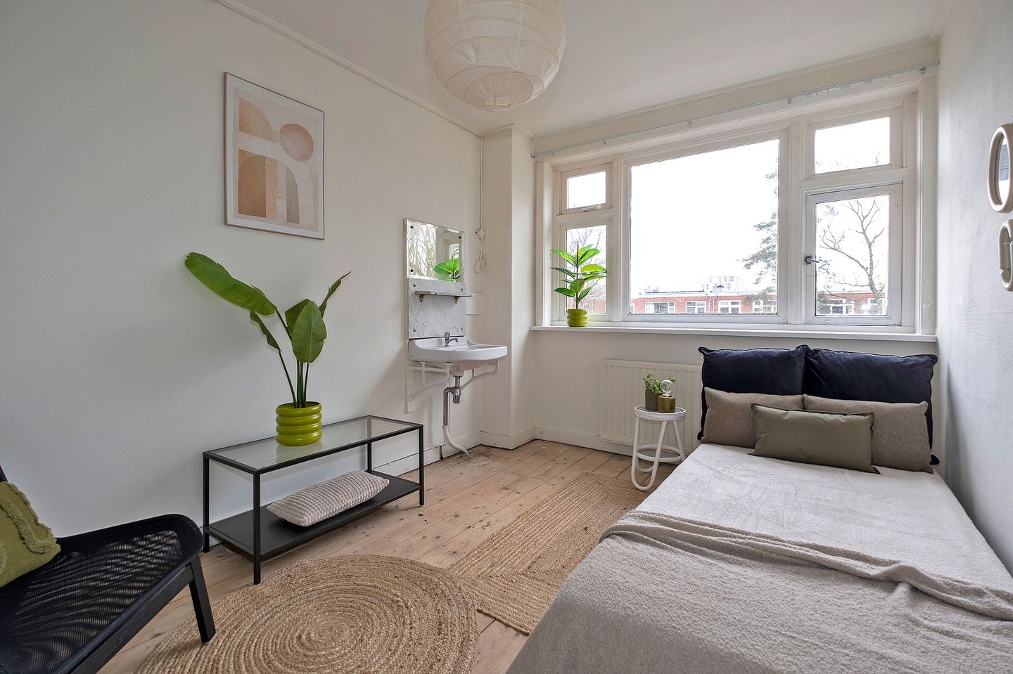 Characteristic 1930s Upper Apartment with 4 Bedrooms and Balcony in Groningen — 24