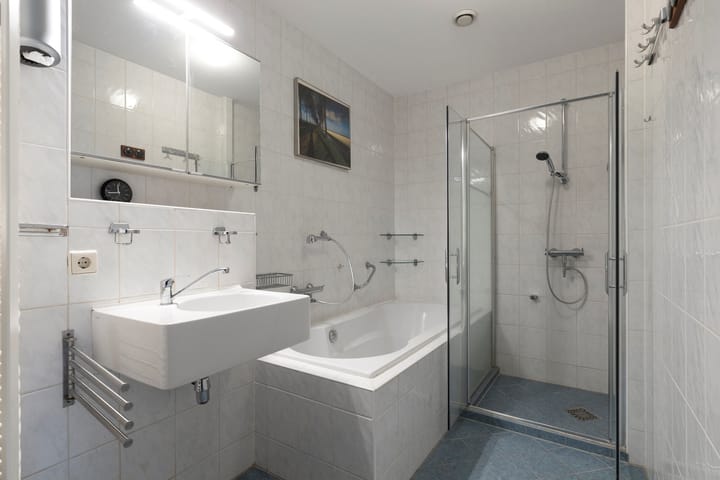 Photo 4 of Rhenendael 68