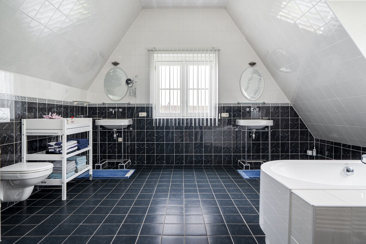 Photo 49 of De Finne 7