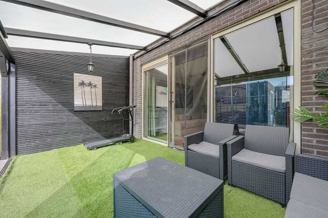 Luxury finished family home with energy label A and sunny southwest backyard in Almere — 16
