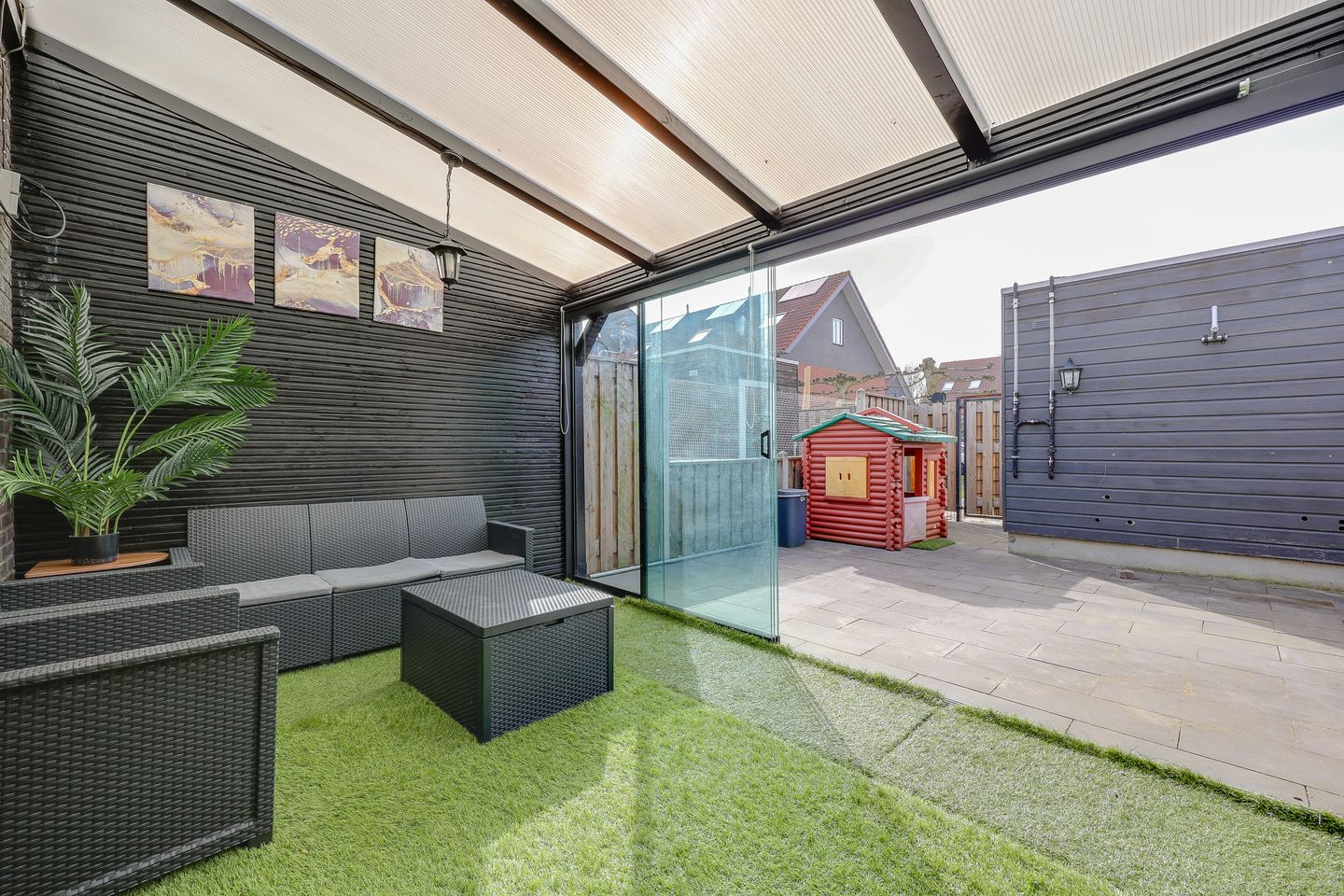 Luxury finished family home with energy label A and sunny southwest backyard in Almere — 18