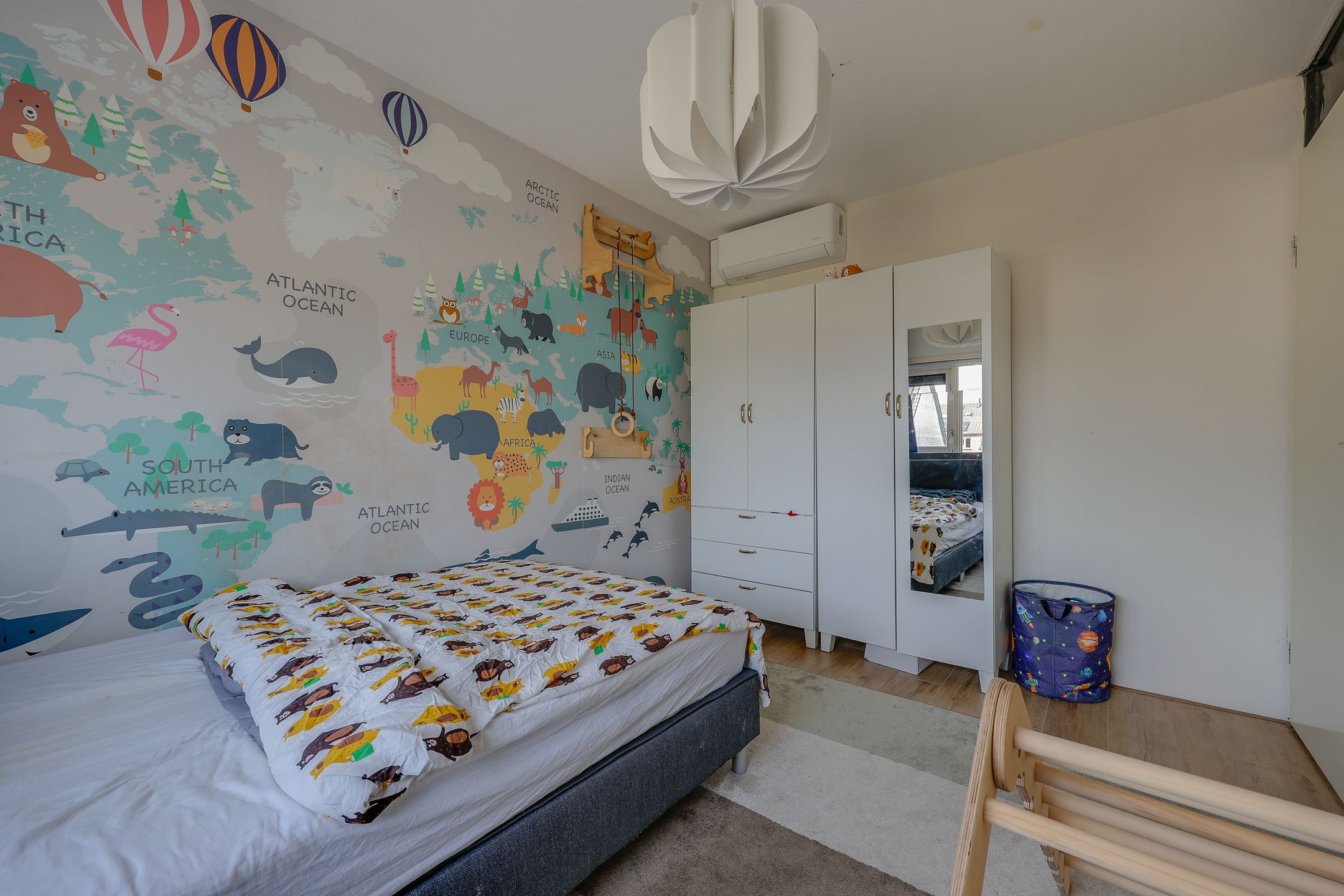 Luxury finished family home with energy label A and sunny southwest backyard in Almere — 32