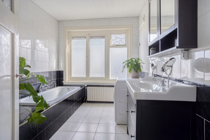 Photo 4 of Petrus Campersingel 151