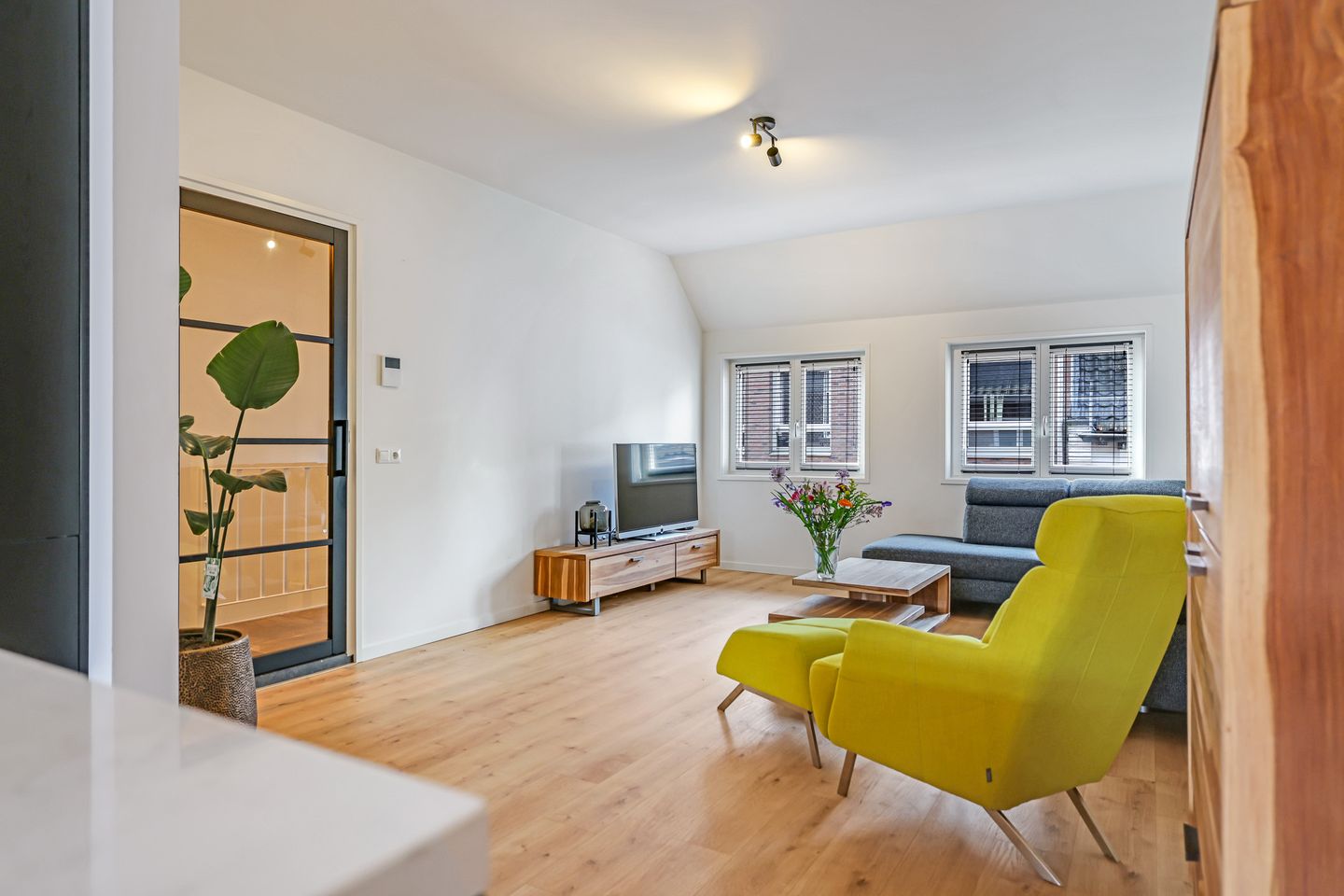 Fully Renovated Apartment with Large Sunny Terrace in Huissen Center — 18