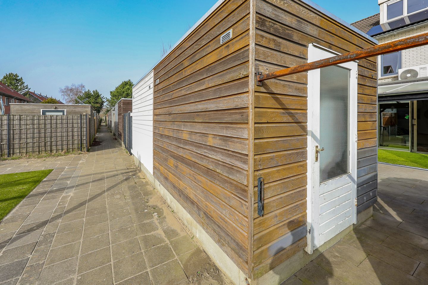 Luxury finished family home with energy label A and sunny southwest backyard in Almere — 48