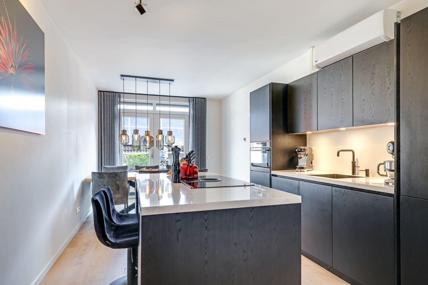 Fully Renovated Apartment with Large Sunny Terrace in Huissen Center — 23