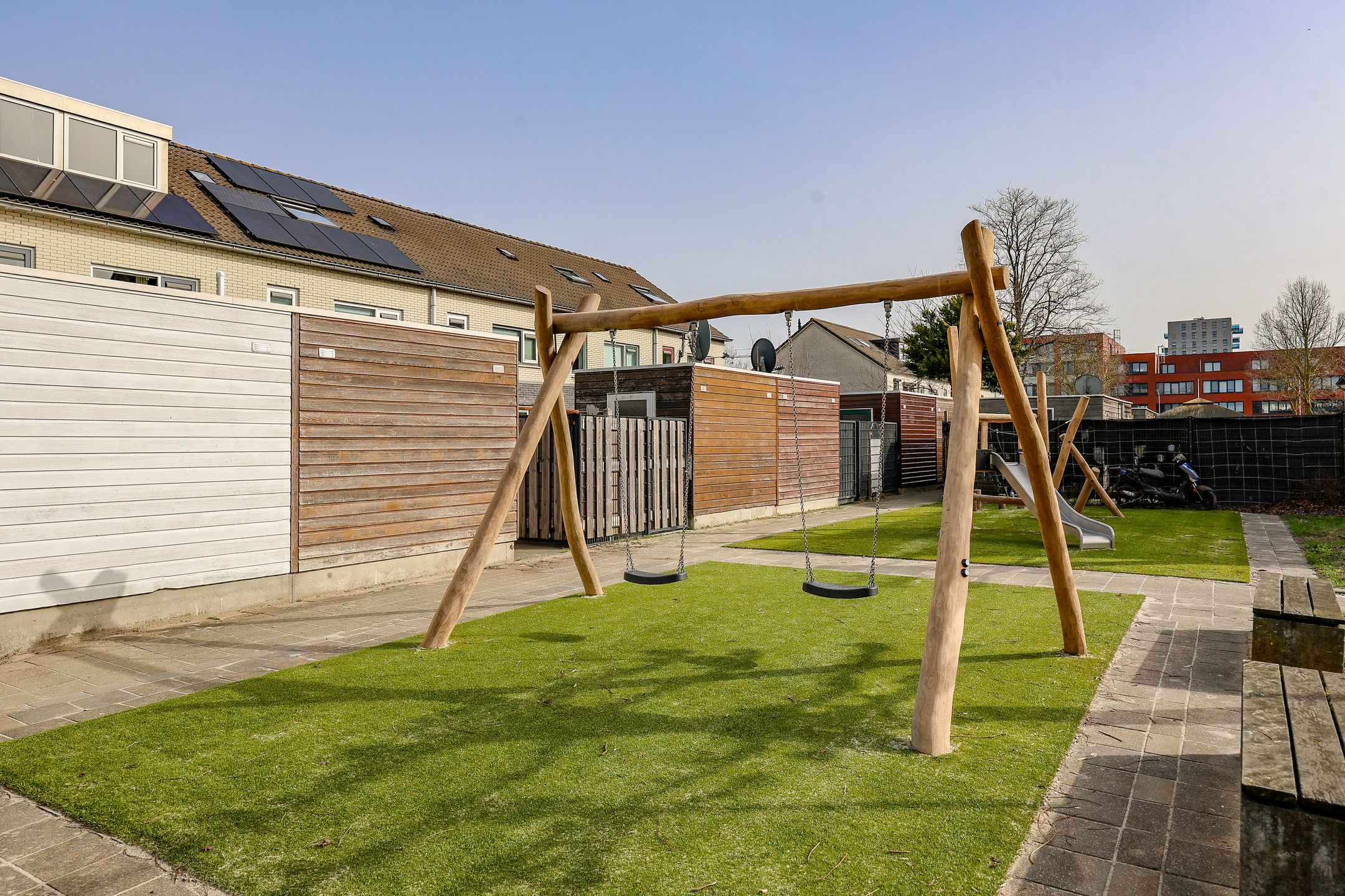 Luxury finished family home with energy label A and sunny southwest backyard in Almere — 50