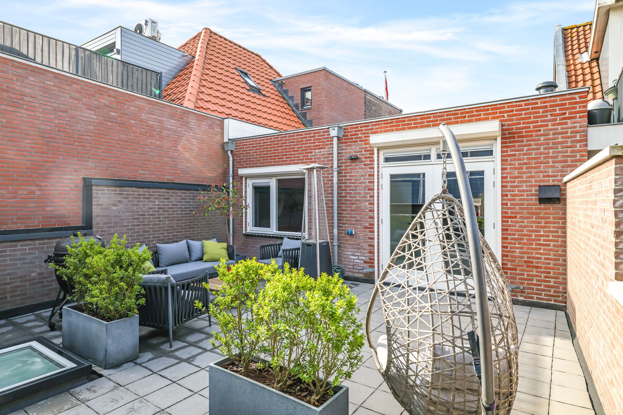 Fully Renovated Apartment with Large Sunny Terrace in Huissen Center — 40