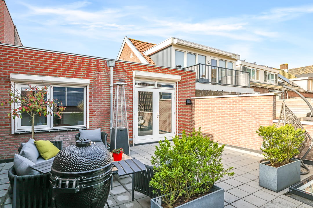 Fully Renovated Apartment with Large Sunny Terrace in Huissen Center — 41