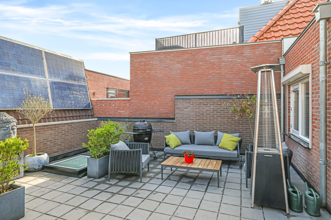 Fully Renovated Apartment with Large Sunny Terrace in Huissen Center — 44