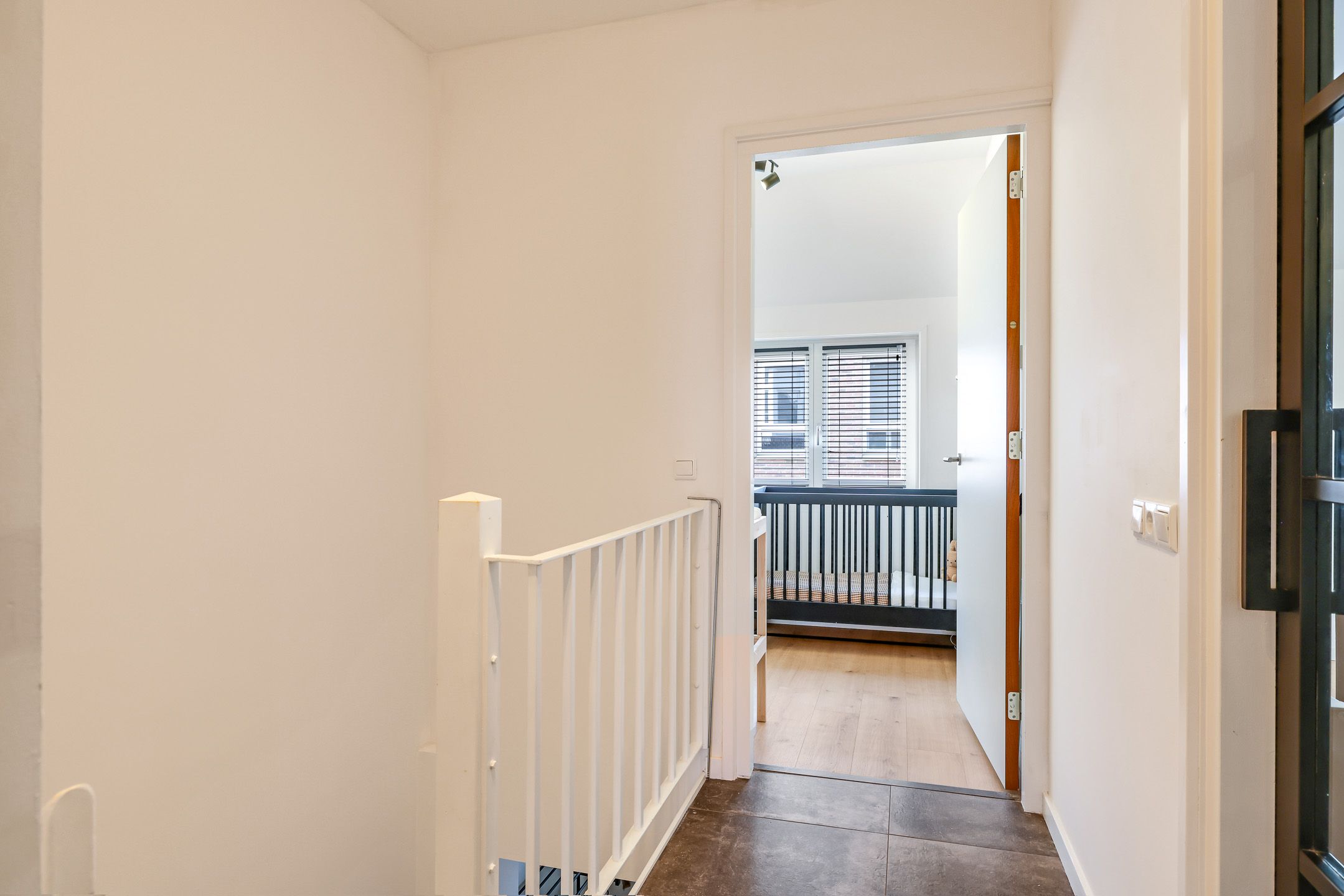Fully Renovated Apartment with Large Sunny Terrace in Huissen Center — 55