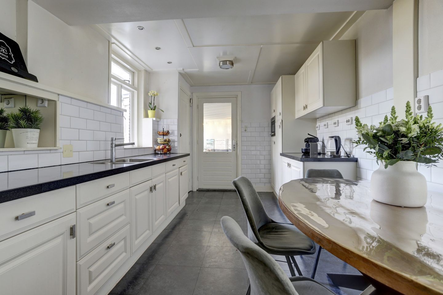 Foto 25 van Burgemeester van Loonstraat 73